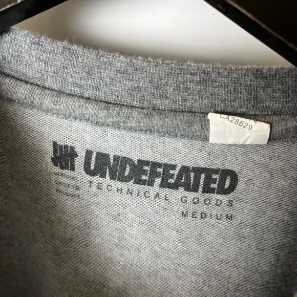 Undefeated Play DIrty UACTP Small S T Shirt Gray Graphic Tee - Picture 4 of 14